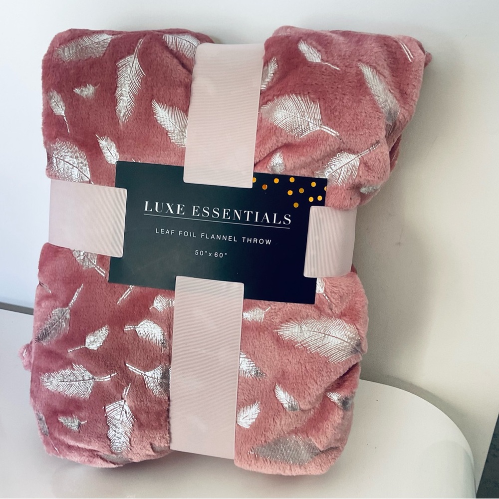 Luxe Essentials Rose Pink Leaf Foil Flannel Throw
